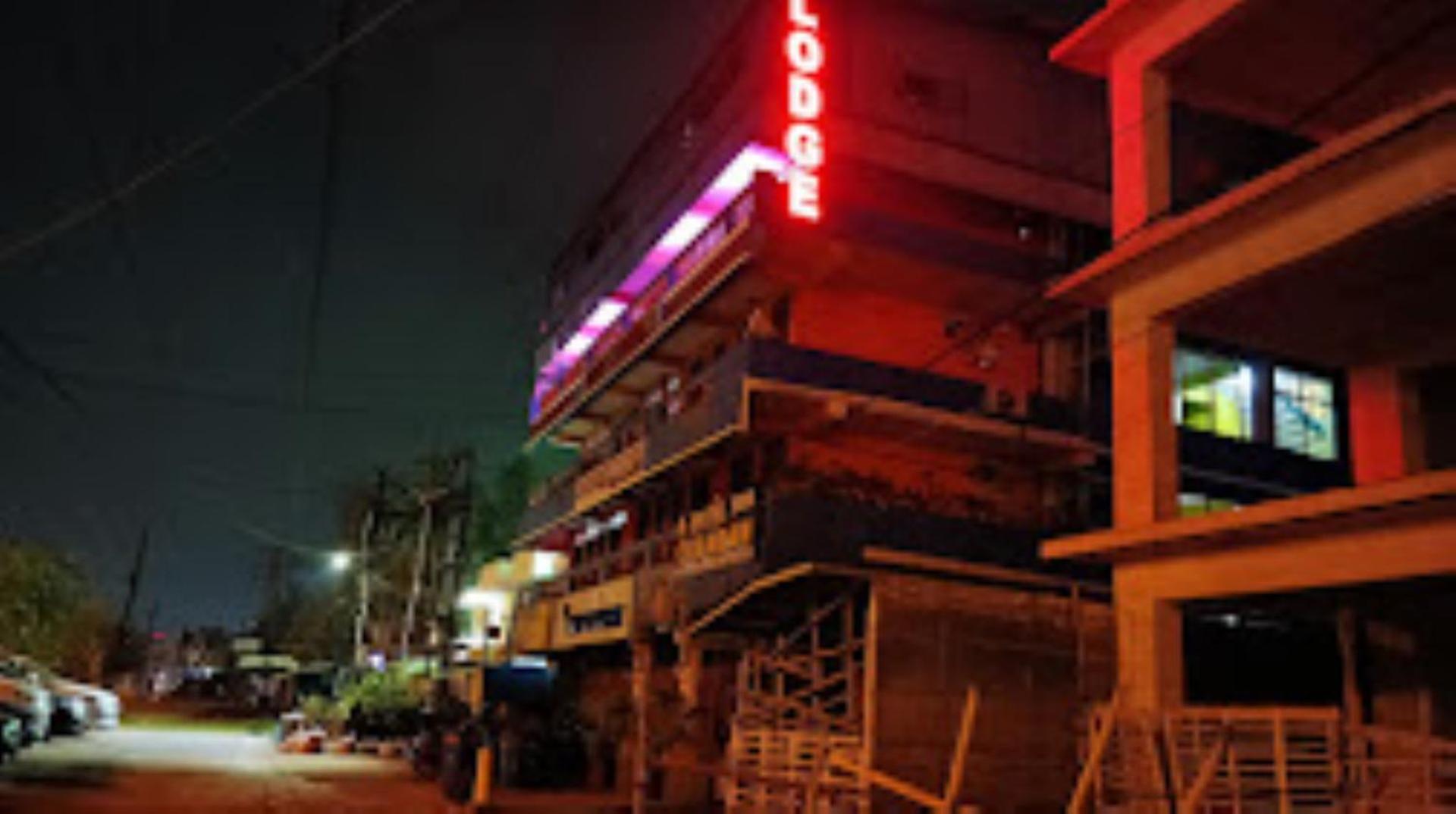 Hotel Chandan,بوهفانيشفار المظهر الخارجي الصورة